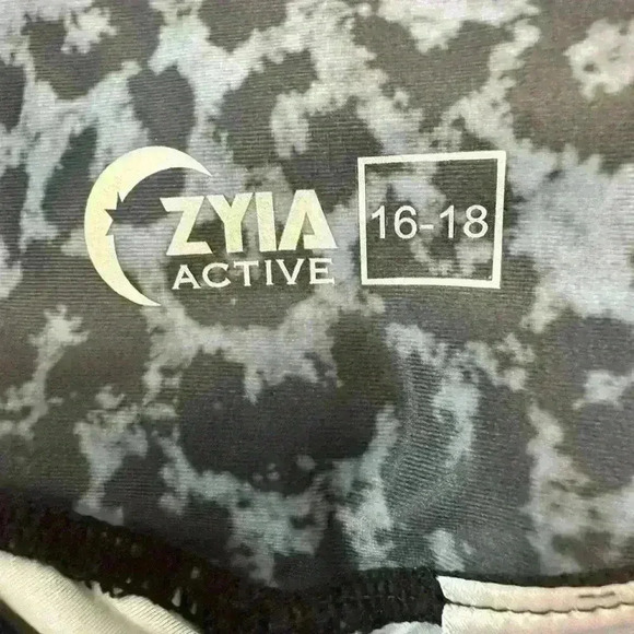 Zyia Active Women’s Leopard Black leggings size 16-18 - Picture 2 of 3